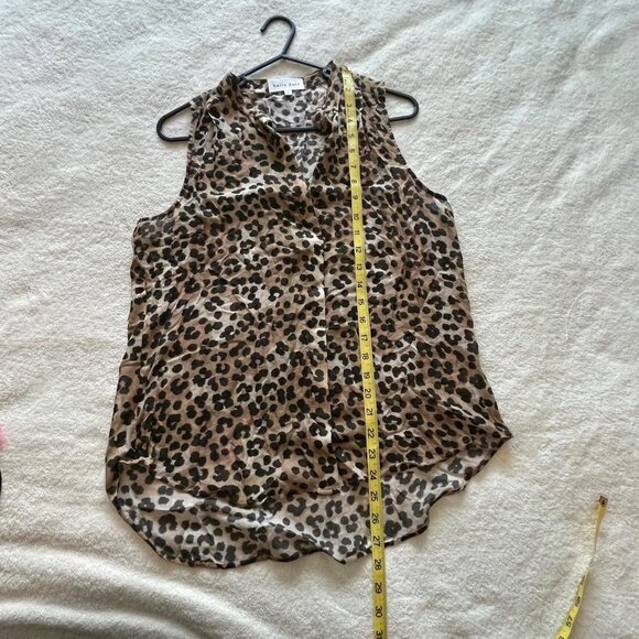 Bella Dahl Sleeveless Button Down Leopard Print Blouse High Low Size Small - Picture 9 of 10